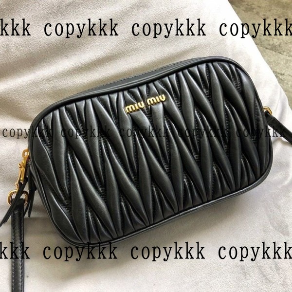 送料無料 ミュウミュウ ショルダー スーパーコピー - bags-04630