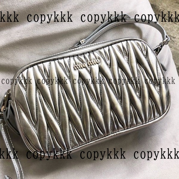 ミュウミュウ ショルダー コピー 激安通販 - bags-04665 おすすめN級品