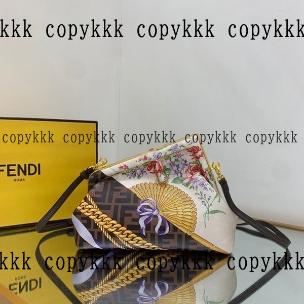 フェンディ ショルダーバッグ N級品 送料無料 - bags-03639