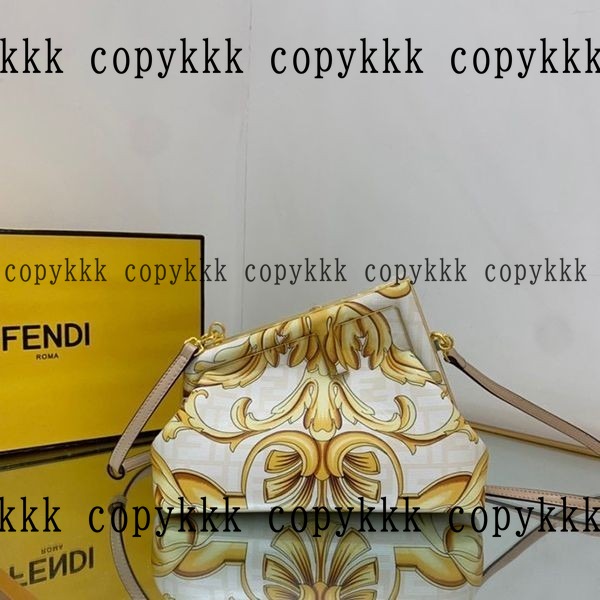 フェンディ ショルダーバッグ コピー 激安通販 - bags-03640 メイン画像