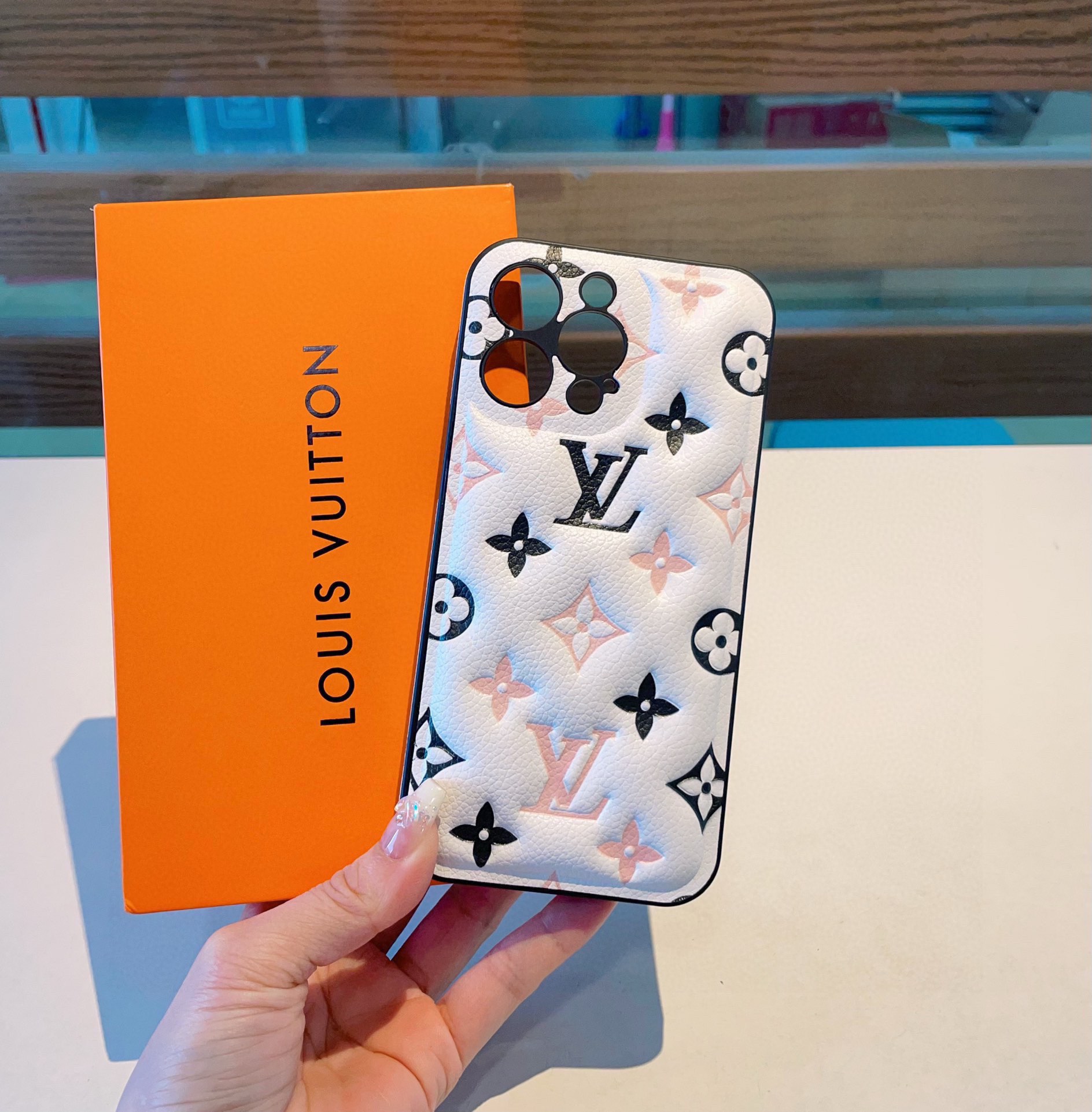 送料無料 ルイ・ヴィトン iPhoneケース コピー - phoneCases-00029