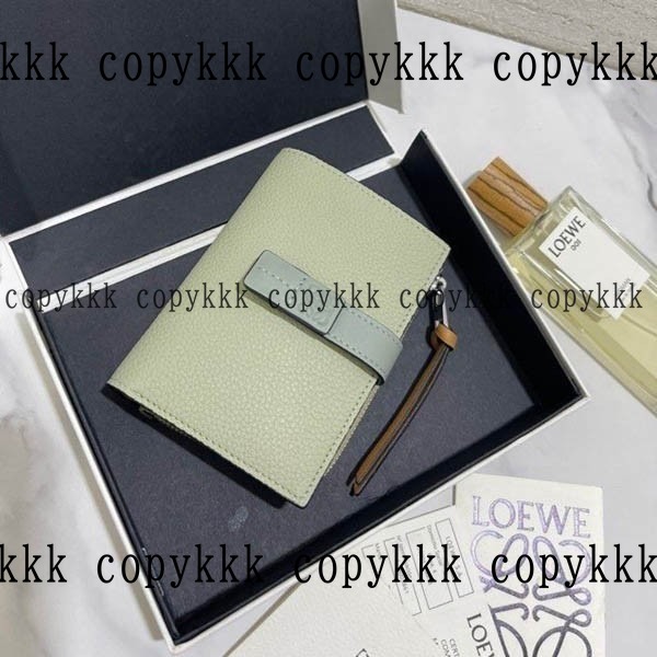 ロエベ 財布 コピー 送料無料 - wallets-01464